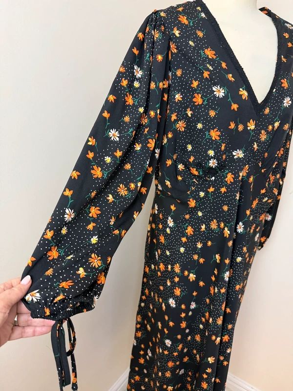 Limited Collection Black Floral Midi Tea Dress UK 20 Empire Waist