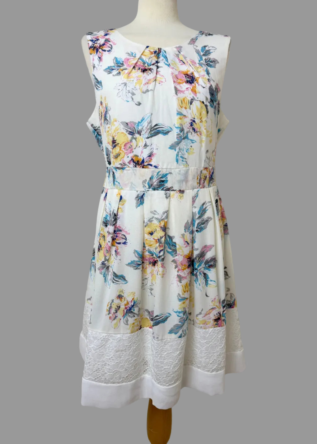 Izabel London Floral Dress UK16 BNWT Sleeveless Pleated High Neck Fit & Flare