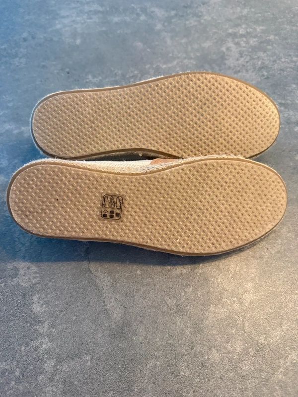TOMS Beige Canvas Alpargata Slip On Espadrilles UK 4 Womens Casual Shoes New
