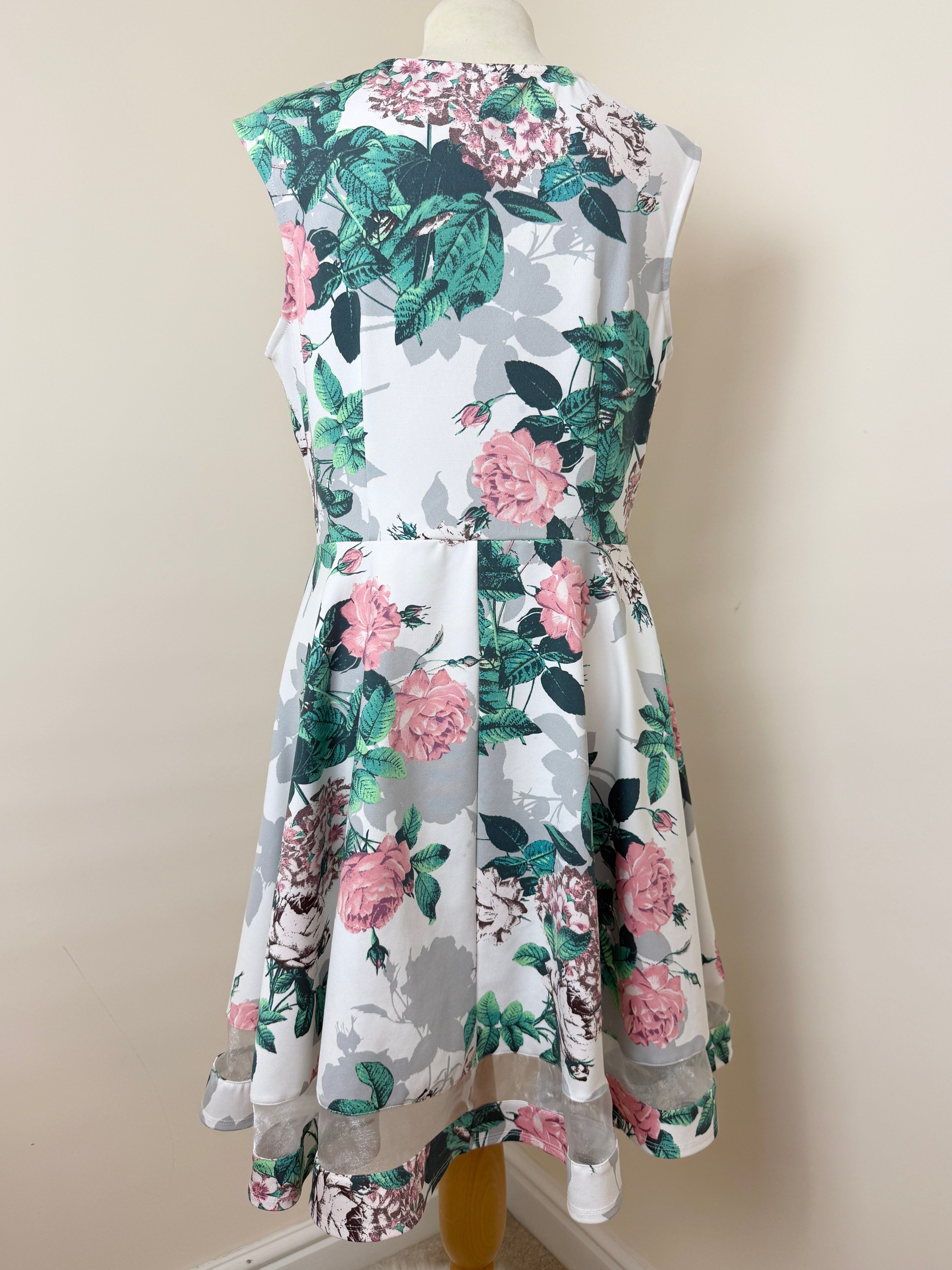 Papaya White Floral Fit & Flare Dress UK16 V-Neck Sleeveless Stretch